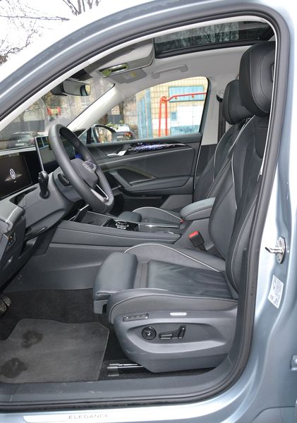 передние сиденья Volkswagen Tiguan, Новый Volkswagen Tiguan, кроссовер Volkswagen, Volkswagen Tiguan 2025, Volkswagen Tiguan в Украине, Volkswagen Tiguan в Украине