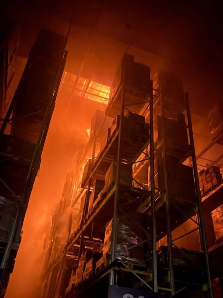 пожежа в хабі "Епіцентру" у Хмельницькому 13 жовтня