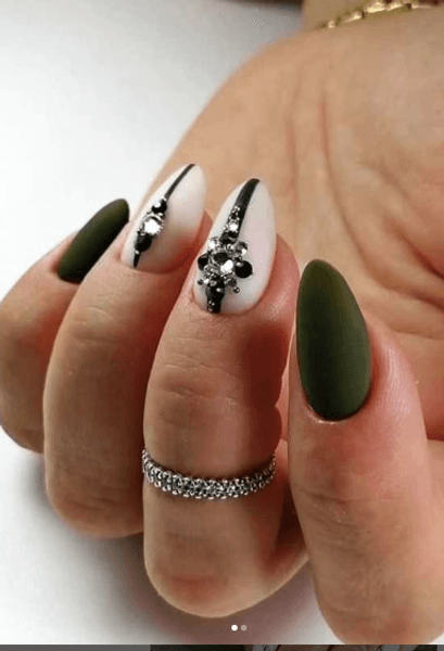 Рисунки в виде символа Нового года и красивая новогодняя роспись