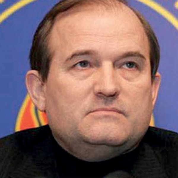 
Виктор Медведчук
глава Администрации президента в 2002–2004 годах (ноябрь 2002 года)
