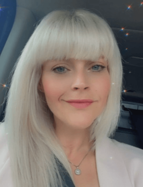 Жінка скинула 60 кг, зайва вага, сувора дієта, стежила за калоріями, схуднення, змінила своє життя