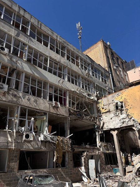 Склад издательства Наш Формат после ночной атаки по Киеву