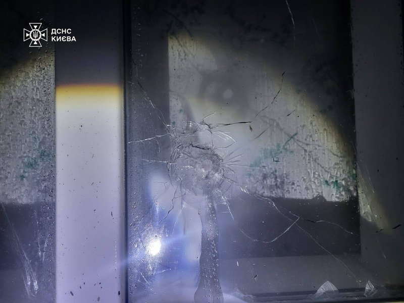 Последствия падения обломков "Шахеда" в Соломенском районе