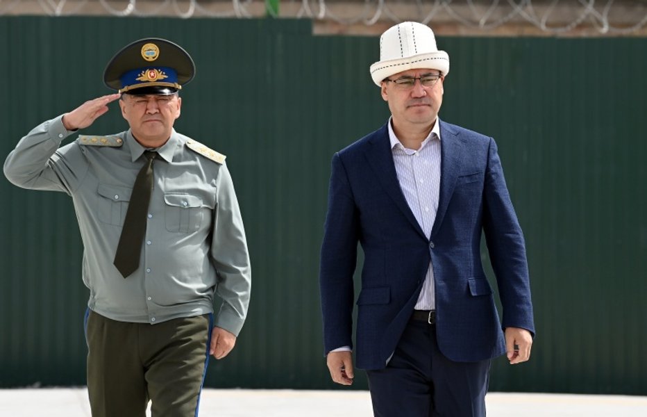 Президент Киргизстану відкриває базу безпілотників "Байрактар".