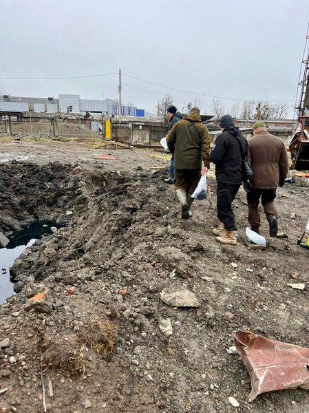 Эксперты проводят оценку ущерба от прилета по нефтехранилищу