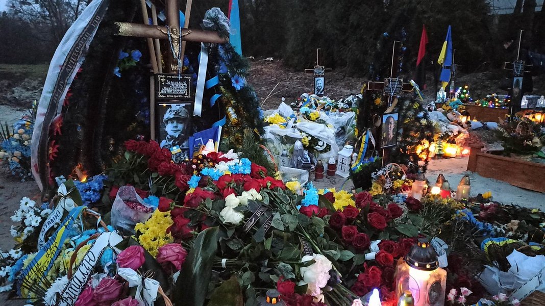 Сутінки на марсовому полі у Львові