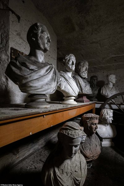 аукцион, замок данробин, картины, граф сазерленд