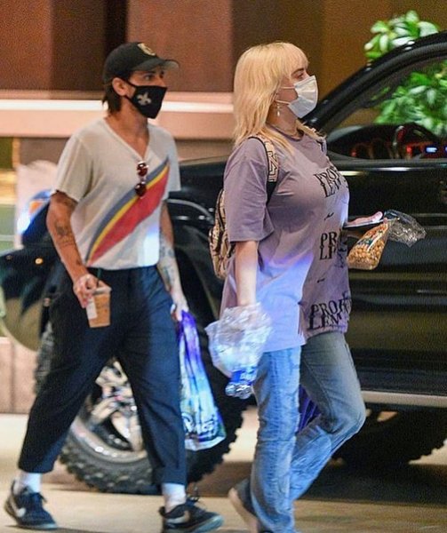 Билли Айлиш, Мэттью Тайлер Ворс, бойфренд, таинственный парень