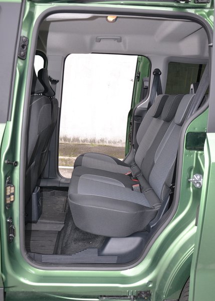 задні сидіння Ford Tourneo