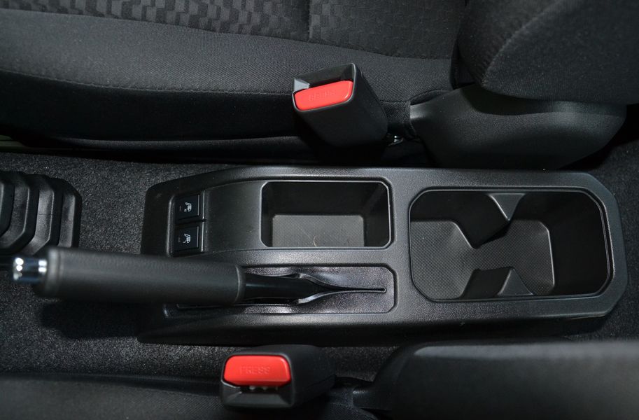 Подстаканники Suzuki Jimny