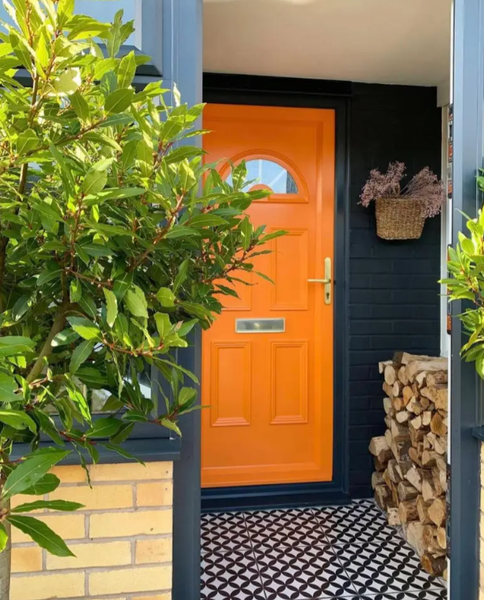 Ремонт в будинку, найгірший будинок на вулиці, красиві інтер'єри, житло, нерухомість, фото