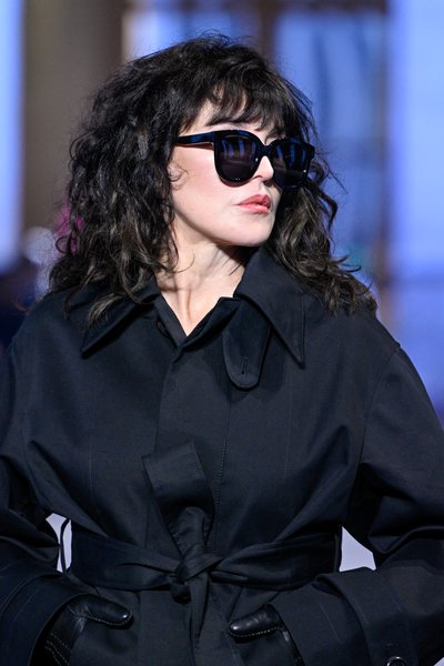 Ami, модный показ, изабель аджани