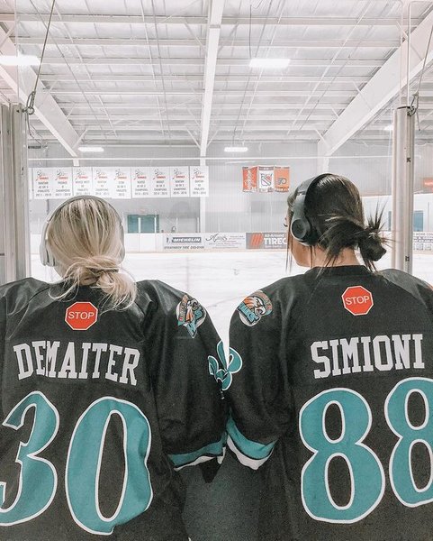 Можливо, найсексуальніша хокеїстка у світі