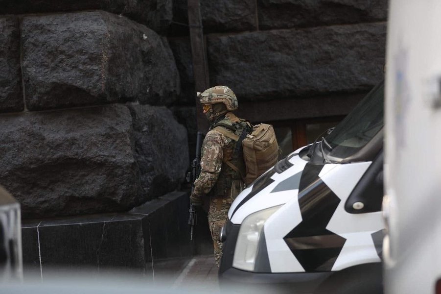 ПП з гранатою в Кабміні