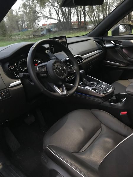 Mazda CX-9, салон, фото, руль, вид изнутри, обивка, кожа
