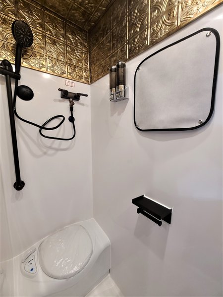 Дом на колесах Volvo VNL