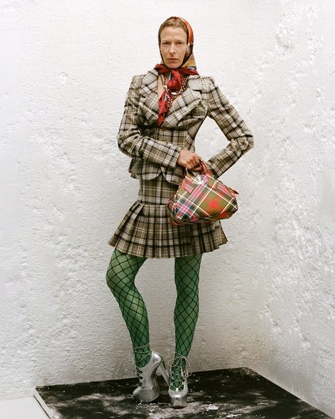 костюм в клетку, тренд сезона, модный костюм