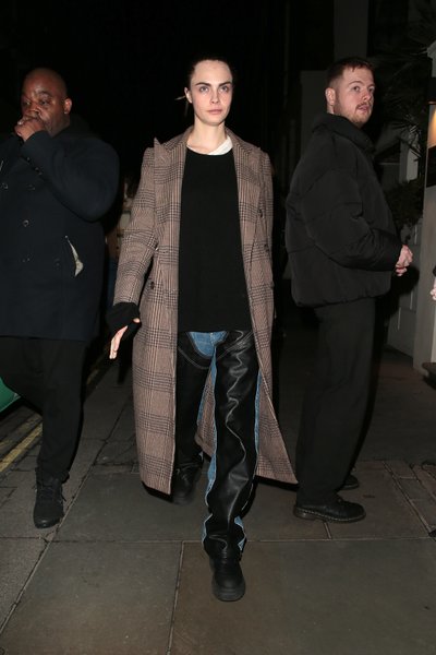 Кара Делевинь, актриса