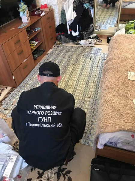 благотворительный фонд, растрата пожертвований, Тернополь, задержание, Нацполиция