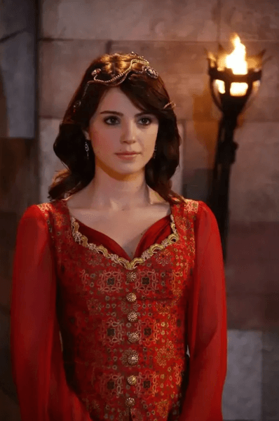 Эзги Эйюбоглу