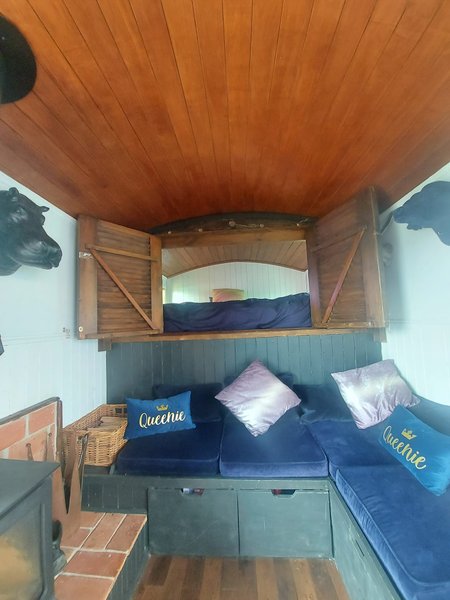 дом на колесах, автодом, грузовой вагон, товарный вагон