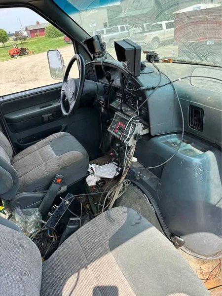 Грузовик с опрыскивателем Ford