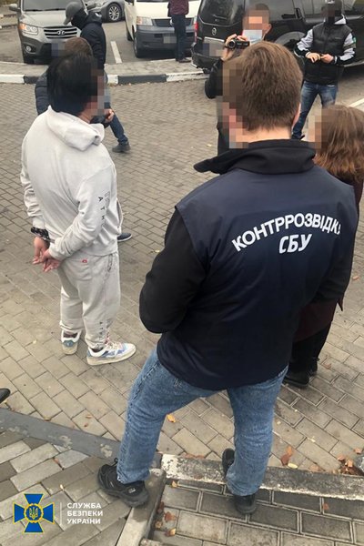 У Харкові викрили шпигунів, які співпрацювали з азійською спецслужбою