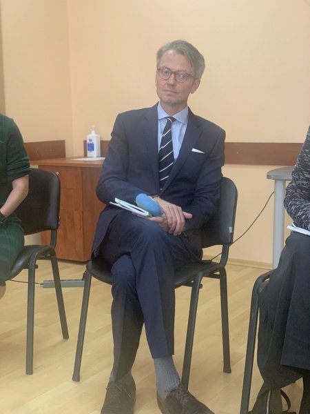 Посол Швеції в Україні Тобіас Тіберг — візит в дитячий будинок в Броварах