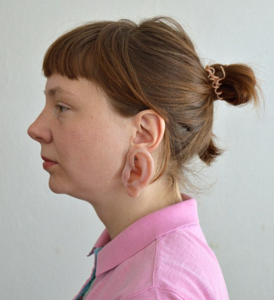 Перстни с силиконовыми пальцами, странные украшения, Надя Буттендорф, корпоратив, ИИ, розыгрыш, фото, курьезы