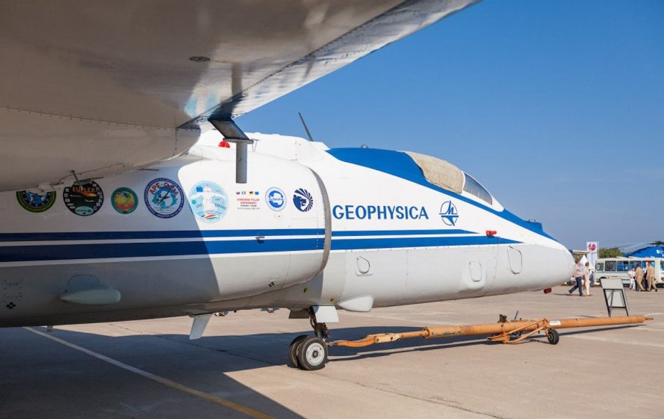 Літак РФ М-55 "Геофізика"