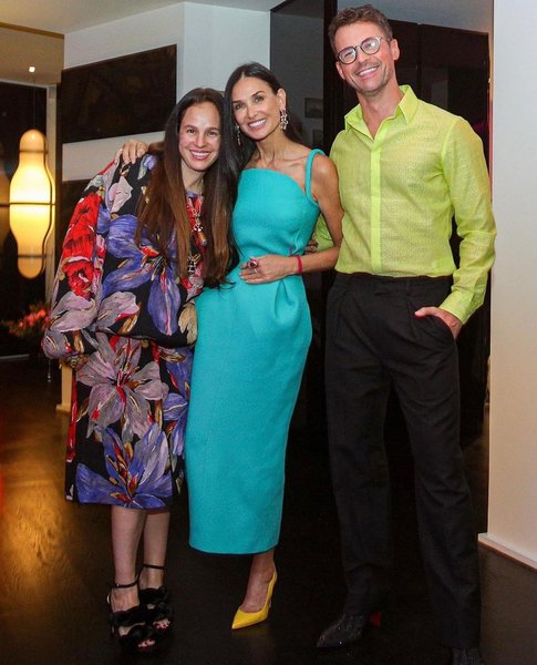 Даниэла Вильегас, Деми Мур, Брэнд Горески