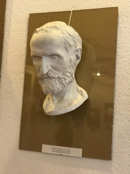 У посмертних масках великих людей проявляється епоха Михайла Булгакова