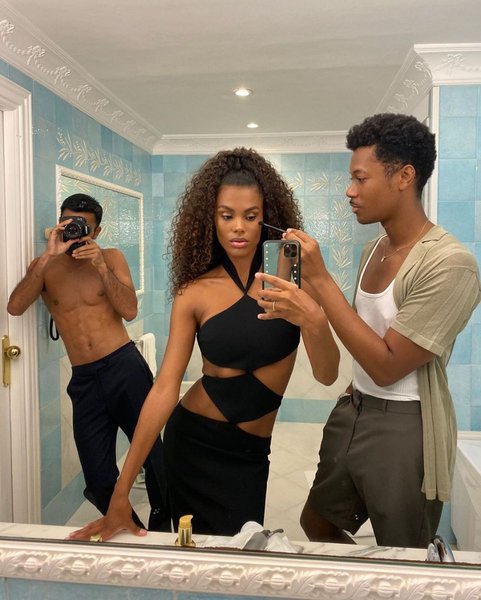 тина кунаки