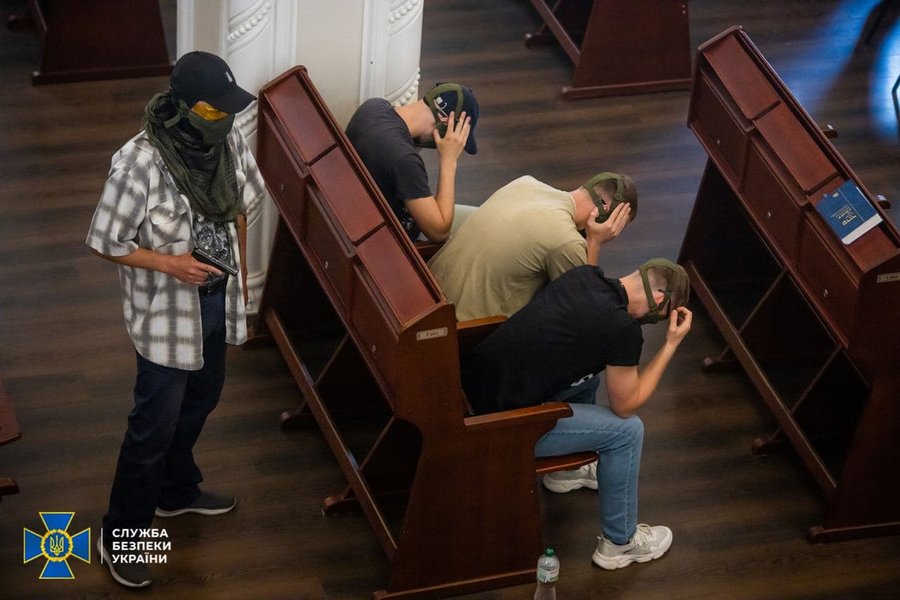 Захоплені "заручники"