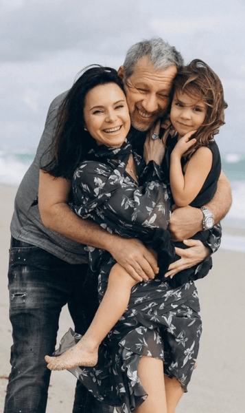 Лілія Подкопаєва з чоловіком та донькою