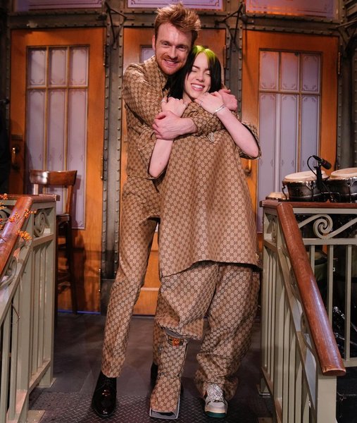 Билли Айлиш с братом Финнеасом