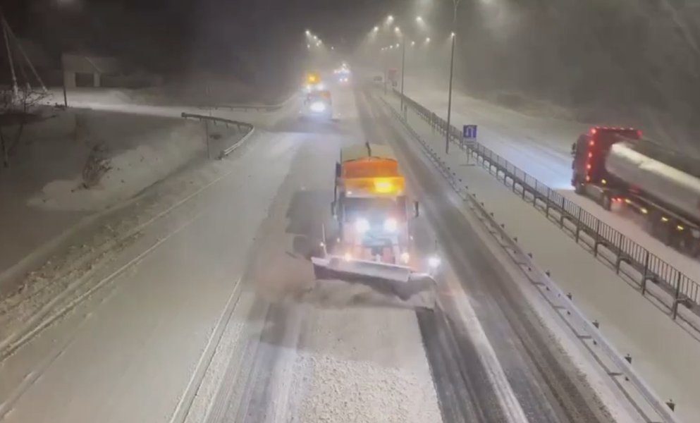 Негода дісталася Києва, влада попередила про небезпеку