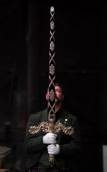 меч елизавета, меч, пол макдональд, король чарльз