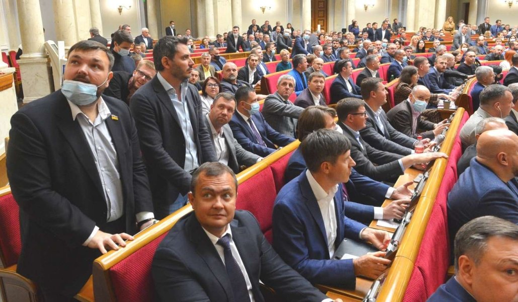 Депутати Верховної Ради України до закінчення війни не зможуть відпочити за кордоном