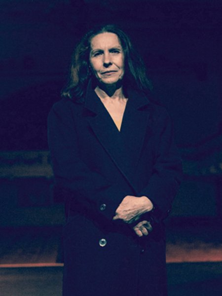 

Лидия Данильчук: "Какой театр? У меня был один выходной день. И даже когда я поехала в первый раз в банк, это стоило $5 туда, $5 обратно. А в Украине тогда зарплата была $10. Так что потом я только пешком ходила по этому маршруту. Мне нравилось. Латинские кварталы. Люди. И, кроме того, мне казалось, что $10 будет всегда дорого"
