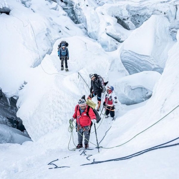 EB36414E-47CC-43EC-A1B1-089825F897A2 Британский ветеран покорил Эверест без обеих ног