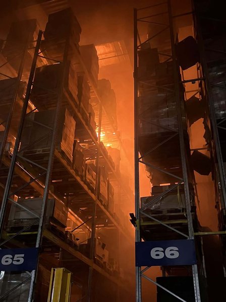 пожежа в "Епіцентрі" у Хмельницькому через атаку 13 жовтня