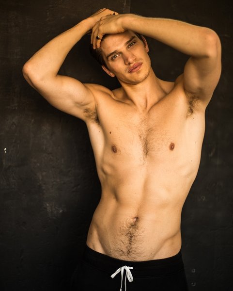 тоби хантингтон уайтли, модель, брат рози Хантингтон-Уайтли