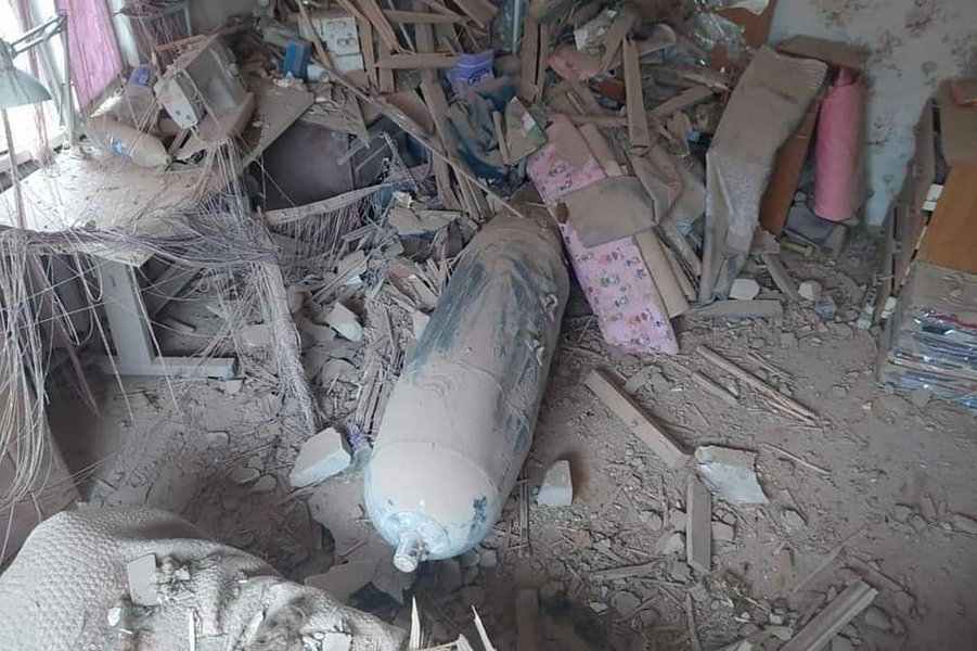 Бомбы, которые падают на жилые дома.