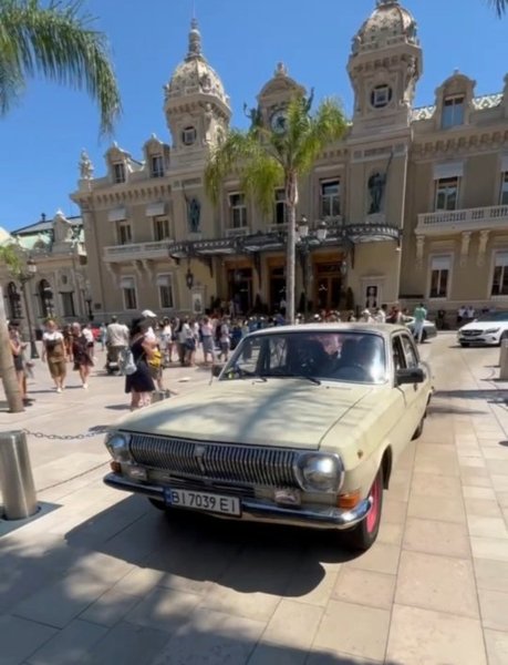 Волга у Монако, автомобілі у Монако, українці у Монако, Волга ГАЗ-24