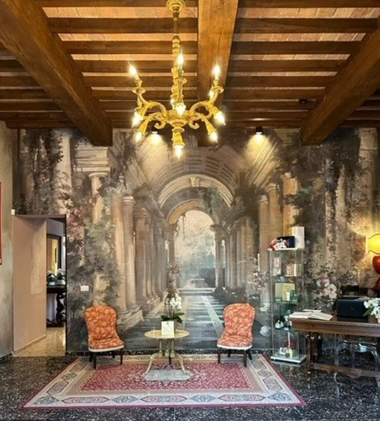 Графиня Анжеліка з італійської Модени, успадкувала замок, жінка зробила із замку готель, Італія, курйози, туризм, фото