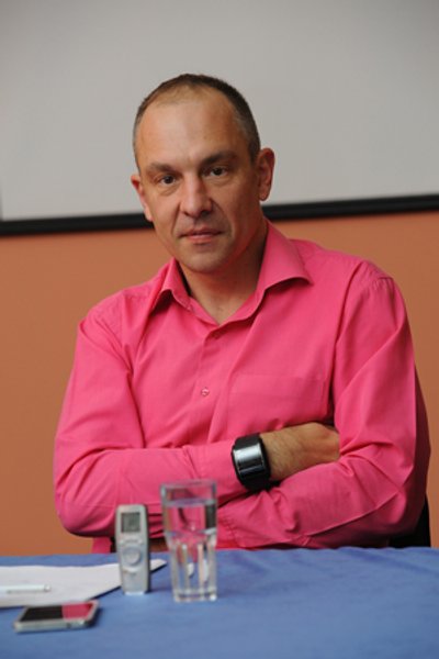 

Андрей Окара: "В США наступило понимание того, что сама политическая система России такова, что, независимо от смены персоналий во власти, она будет порождать новых и новых Путиных"
