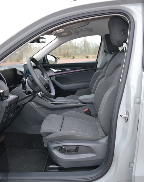 передние сиденья Skoda Kodiaq, новый Skoda Kodiaq, Skoda Kodiaq 2024, кроссовер Skoda, Skoda Kodiaq в Украине