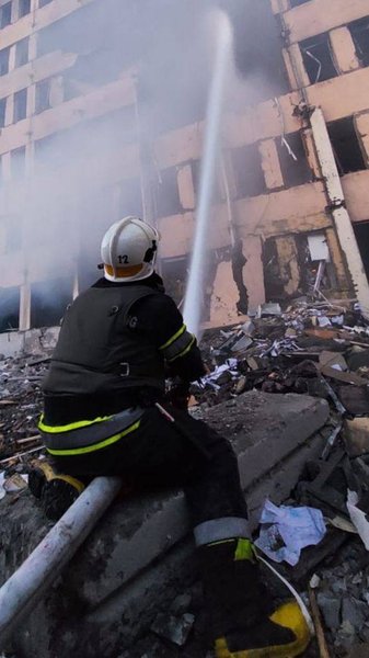 Окупанти знову атакували мирні міста України