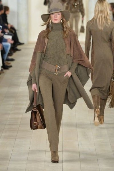 девушка на показе